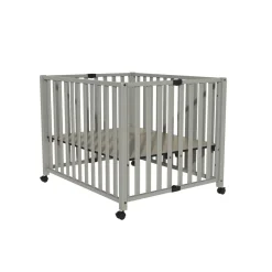 Bebies First Baby Box Met Wieltjes Sarah Met Matras New