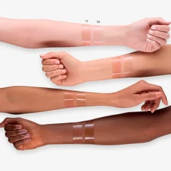 Essence Extreme Shine 10 Volume Lipgloss Best