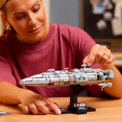 LEGO Star Wars 75405 Home One Starcruiser Online