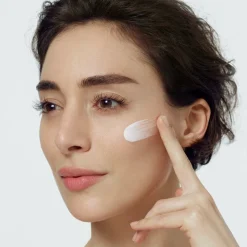 L'Oreal Paris L'Oréal Paris Revitalift Filler SPF50 Anti-Aging Dagcrème Discount